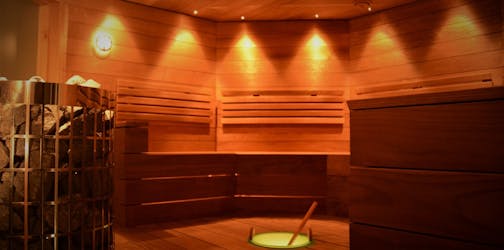 Experiencia de sauna en el resort Apukka
